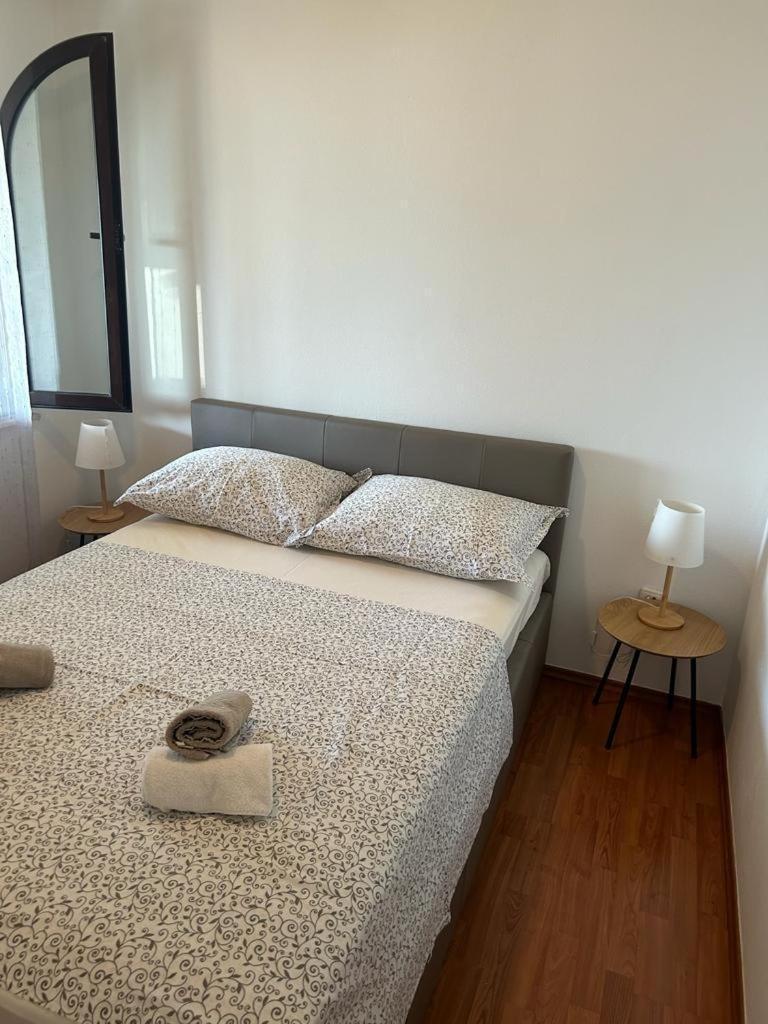 Apartments By The Sea Slatine, Ciovo - 1128 Rum bild