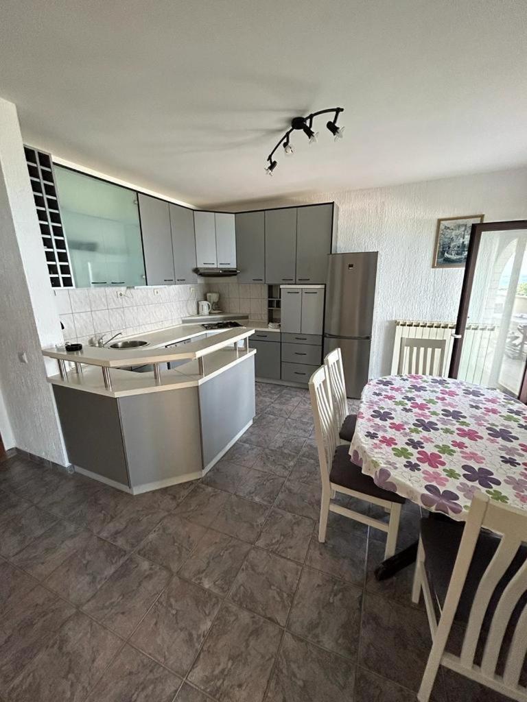 Apartments By The Sea Slatine, Ciovo - 1128 Exteriör bild